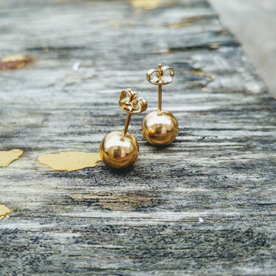 Ana Sofia - Small stud earrings