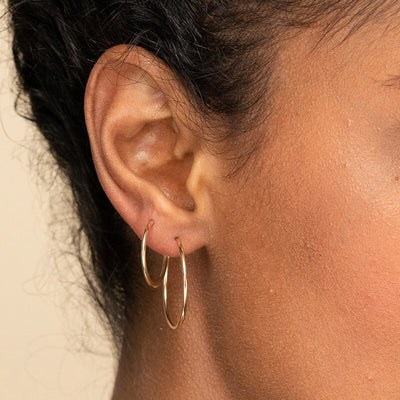 Jéssica - Thin Hoop Earrings